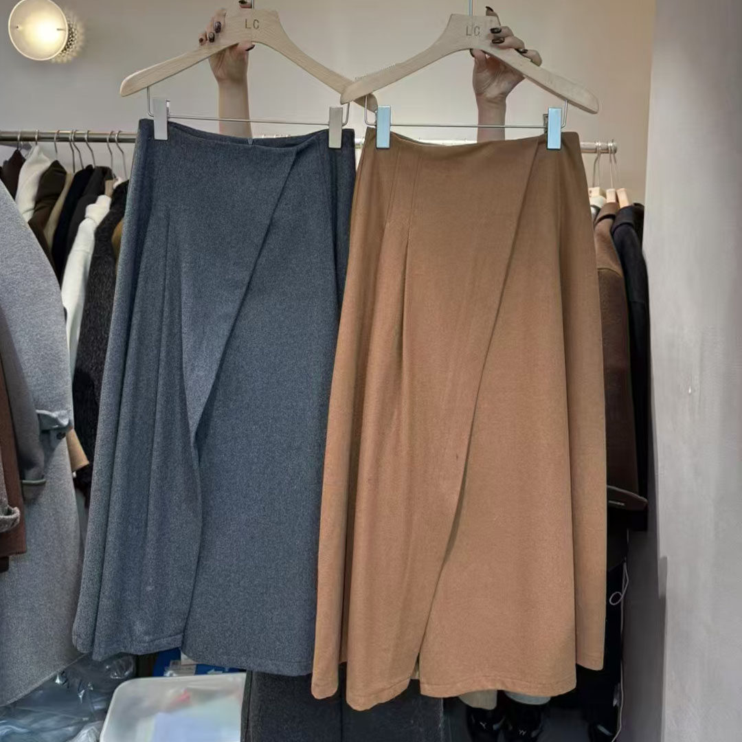 中长款羊毛斜开叉A字半身裙女