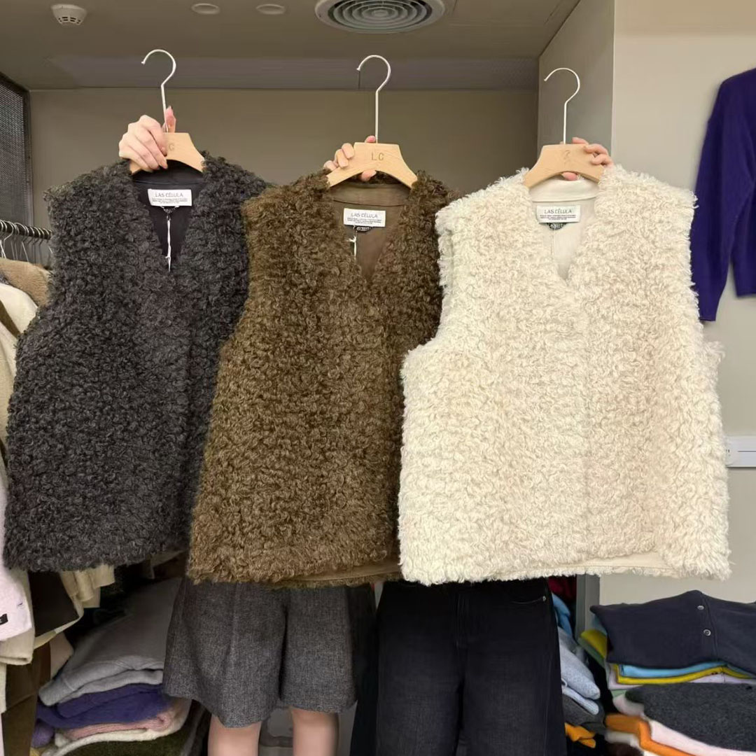 羊羔毛马甲女V领皮毛一体背心