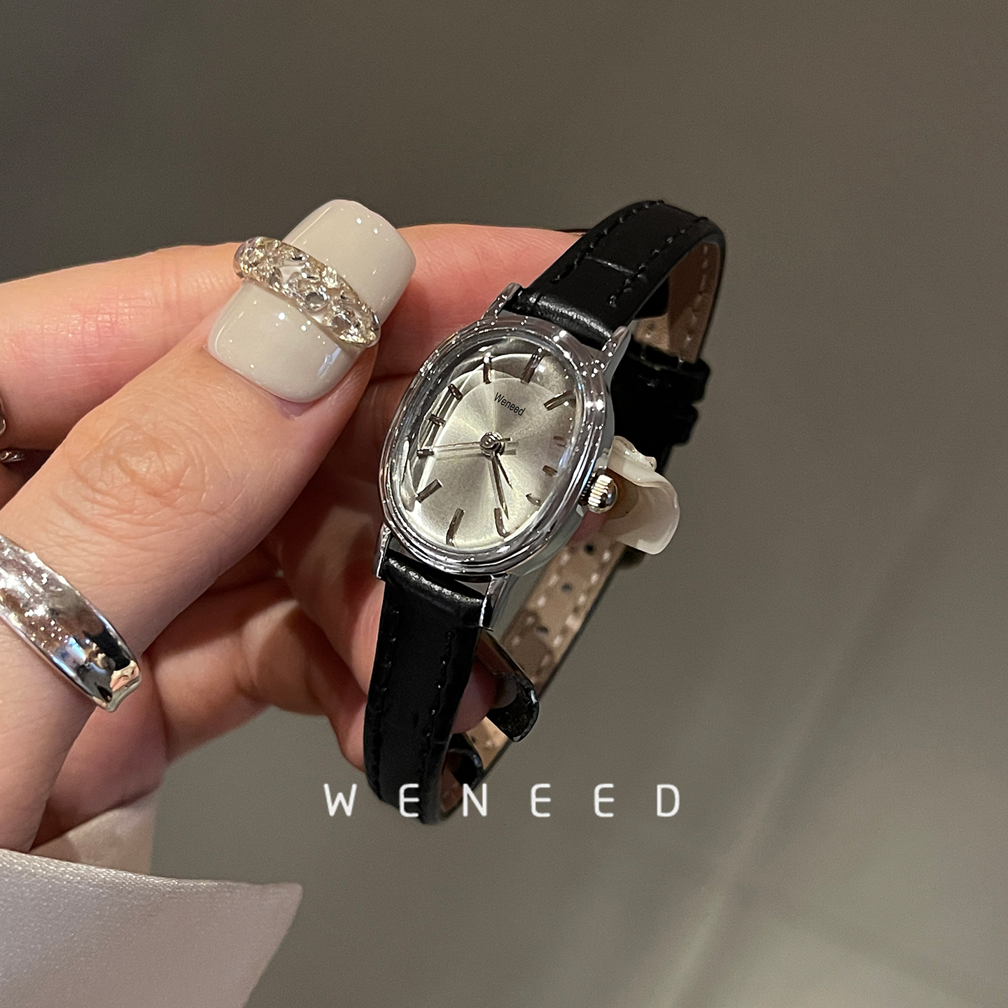 新款轻奢小众小表盘女表