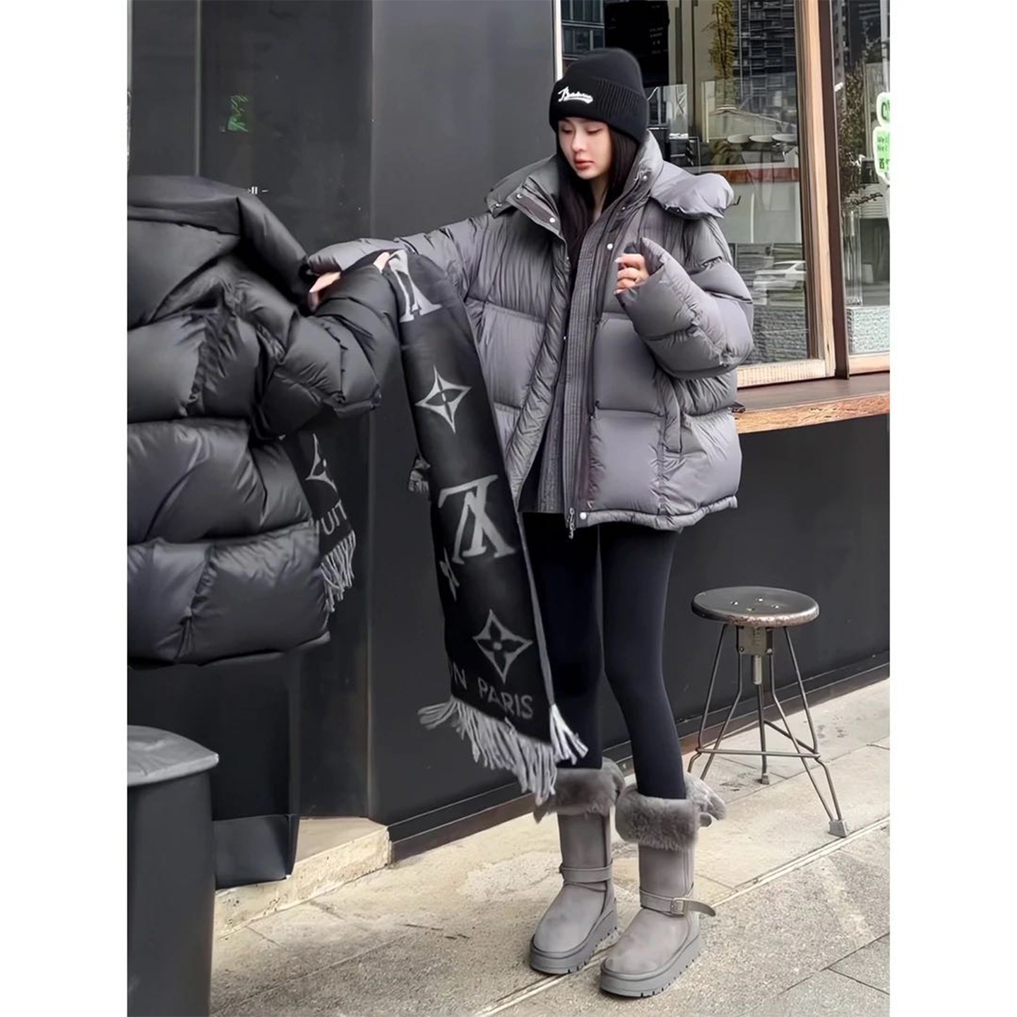 Mostar 灰色连帽羽绒服女冬2025韩系新款加绒高级感白鸭绒面包服