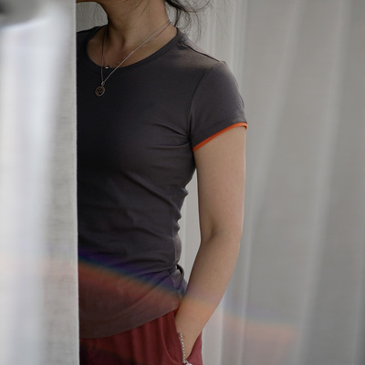 双城对白绣花瑜伽T恤修身纯棉