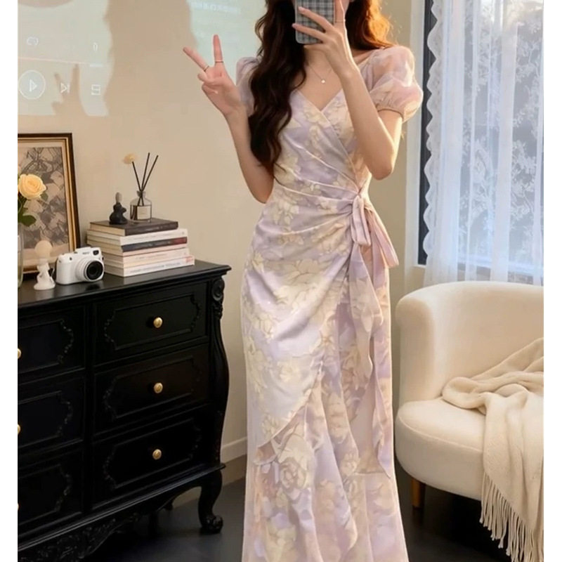 法式蓝色v领泡泡袖连衣裙子女夏季2026新款收腰显瘦鱼尾包臀长裙