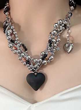 黑色爱心吊坠串珠项链女夸张嘻哈冷淡风高级感锁骨链2024新款爆款