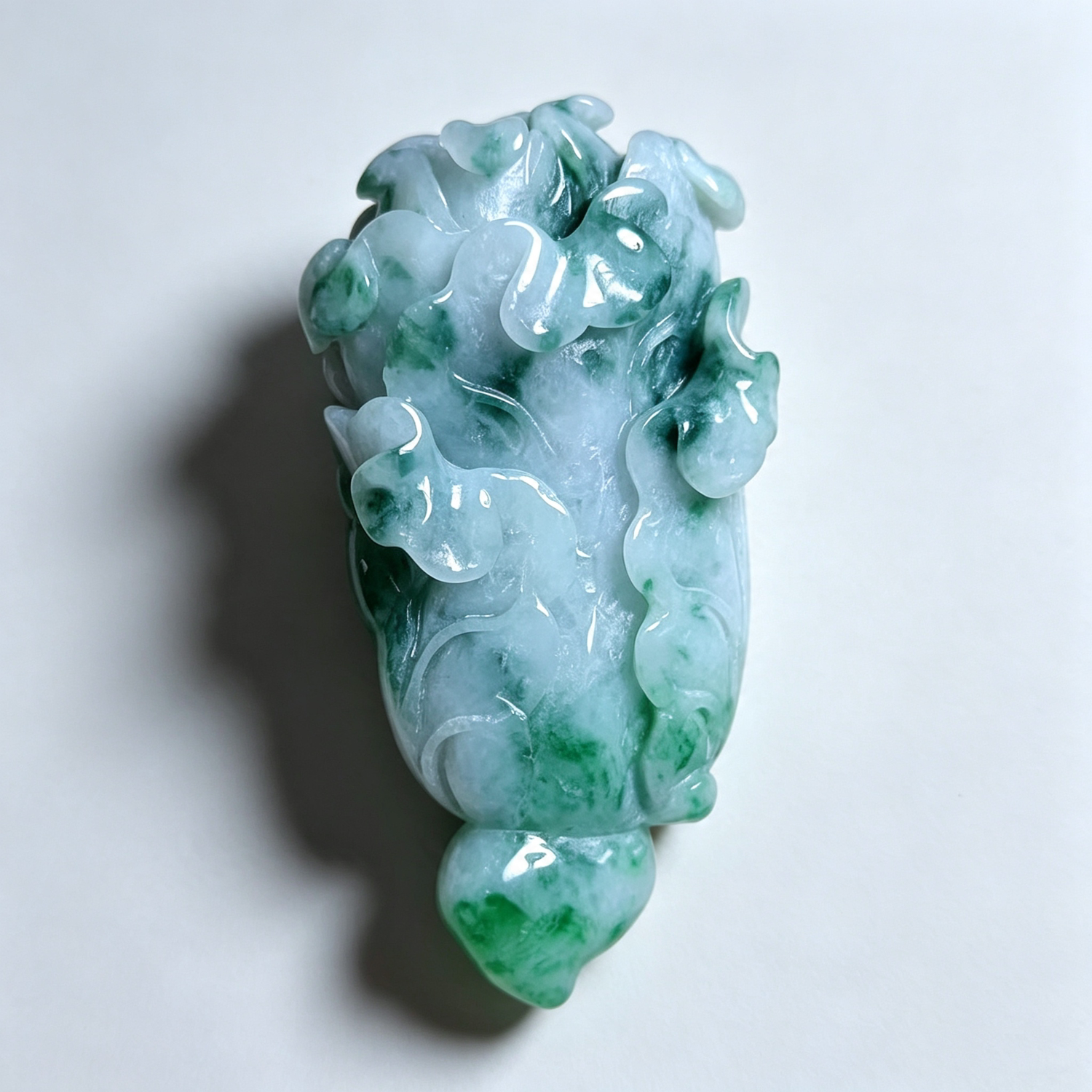 天然翡翠白菜精工雕刻吊坠送礼