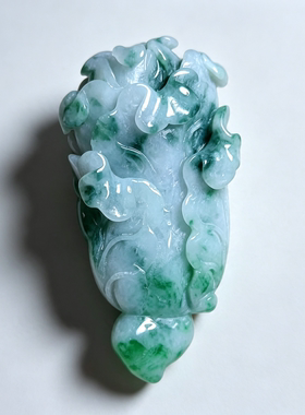 天然翡翠白菜精工雕刻吊坠送礼