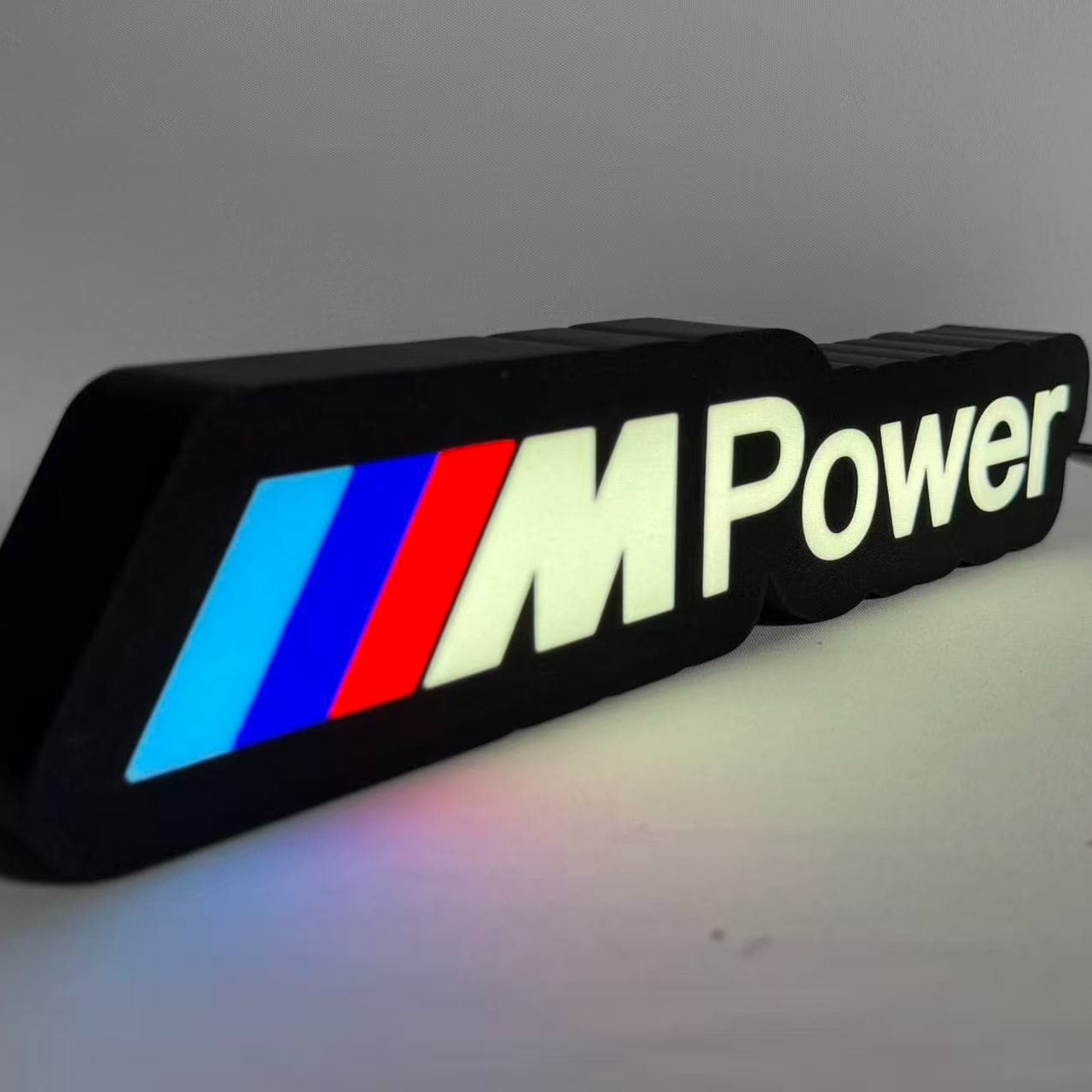 宝马M系power发光灯牌车模背景灯