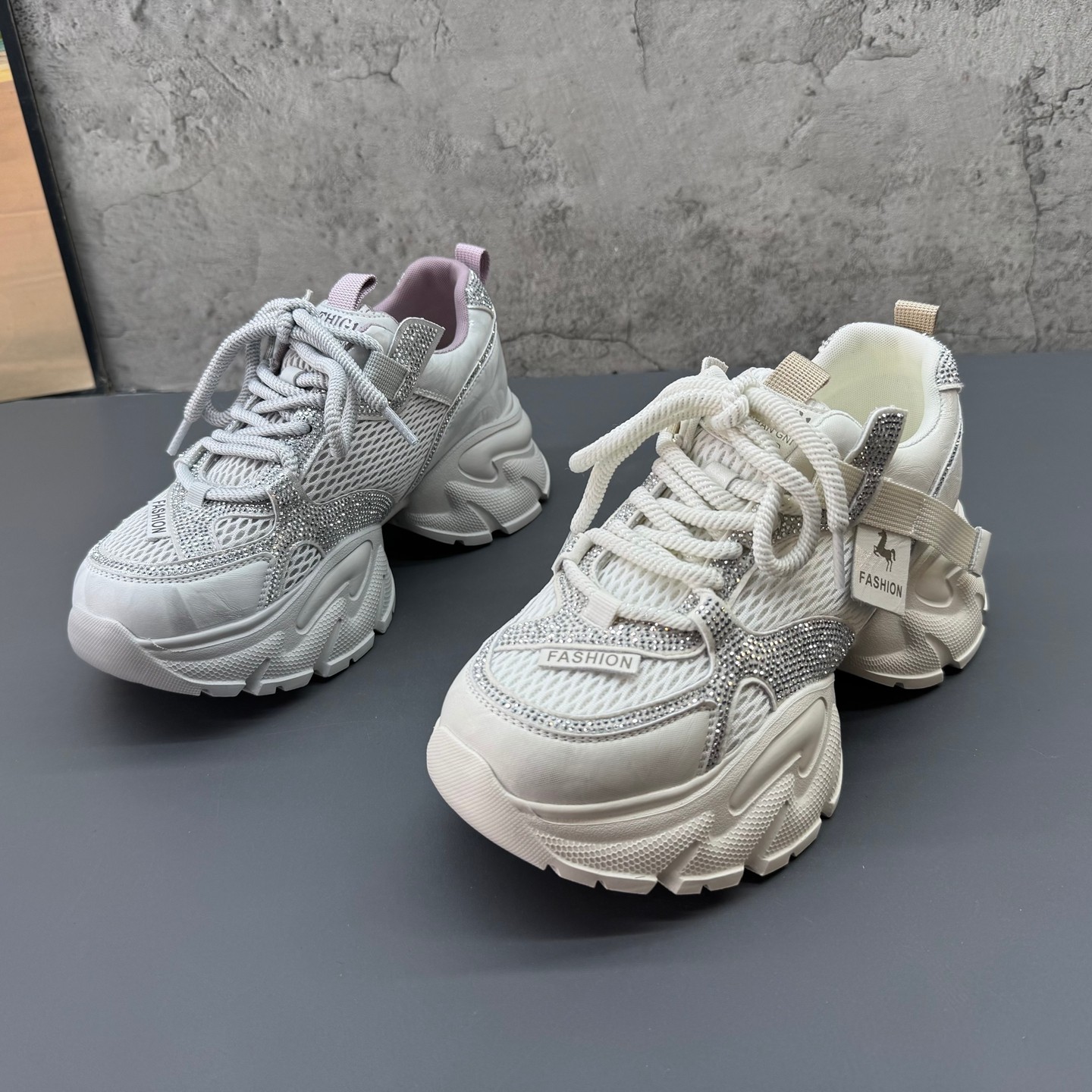 2026春季新款撤柜断码真皮烫钻厚底小个子增高跑步运动老爹鞋女鞋,女鞋,时尚休闲鞋,淘宝优惠券,粉丝福利购,淘宝优惠卷