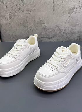 超轻软底小白鞋2026春季新款撤柜断码真皮厚底韩版软皮网红女板鞋