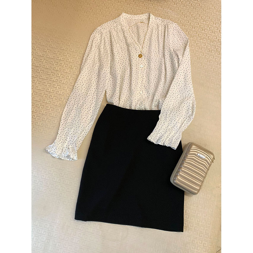 木天丝真丝混纺 V领白色衬衣，永远都是显瘦百@搭的视觉利器！在类目 女装/女士精品, 衬衫中 - 来自Buy2taobao.com提供专业的淘宝代购服务