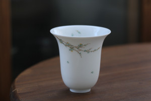 半闲甄选台湾知名品牌早期敦睦窑老画师纯手绘绿梅花醒茶杯闻香杯
