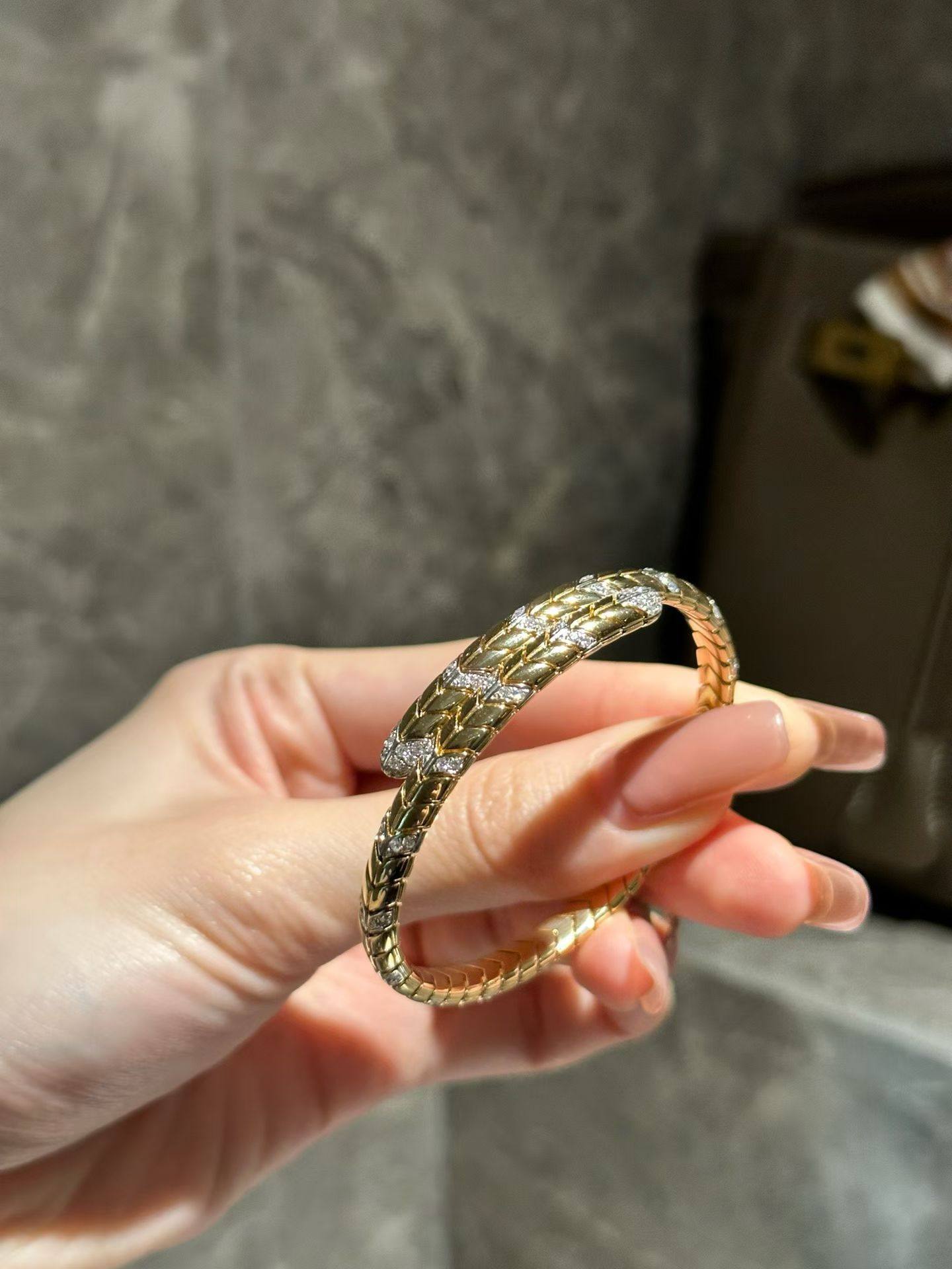 中古蛇纹手镯18k金镶嵌天然钻石,珠宝/钻石/翡翠,手饰,淘宝优惠券,粉丝福利购,淘宝优惠卷