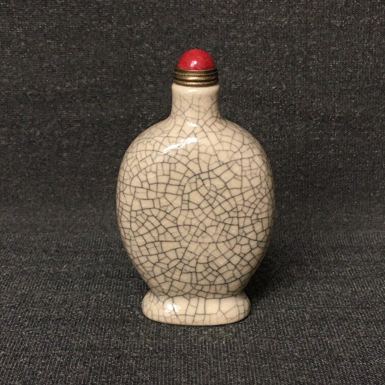 十年代耀州窑瓷质鼻烟壶配新做树脂中国红盖子1个旧藏文玩收藏