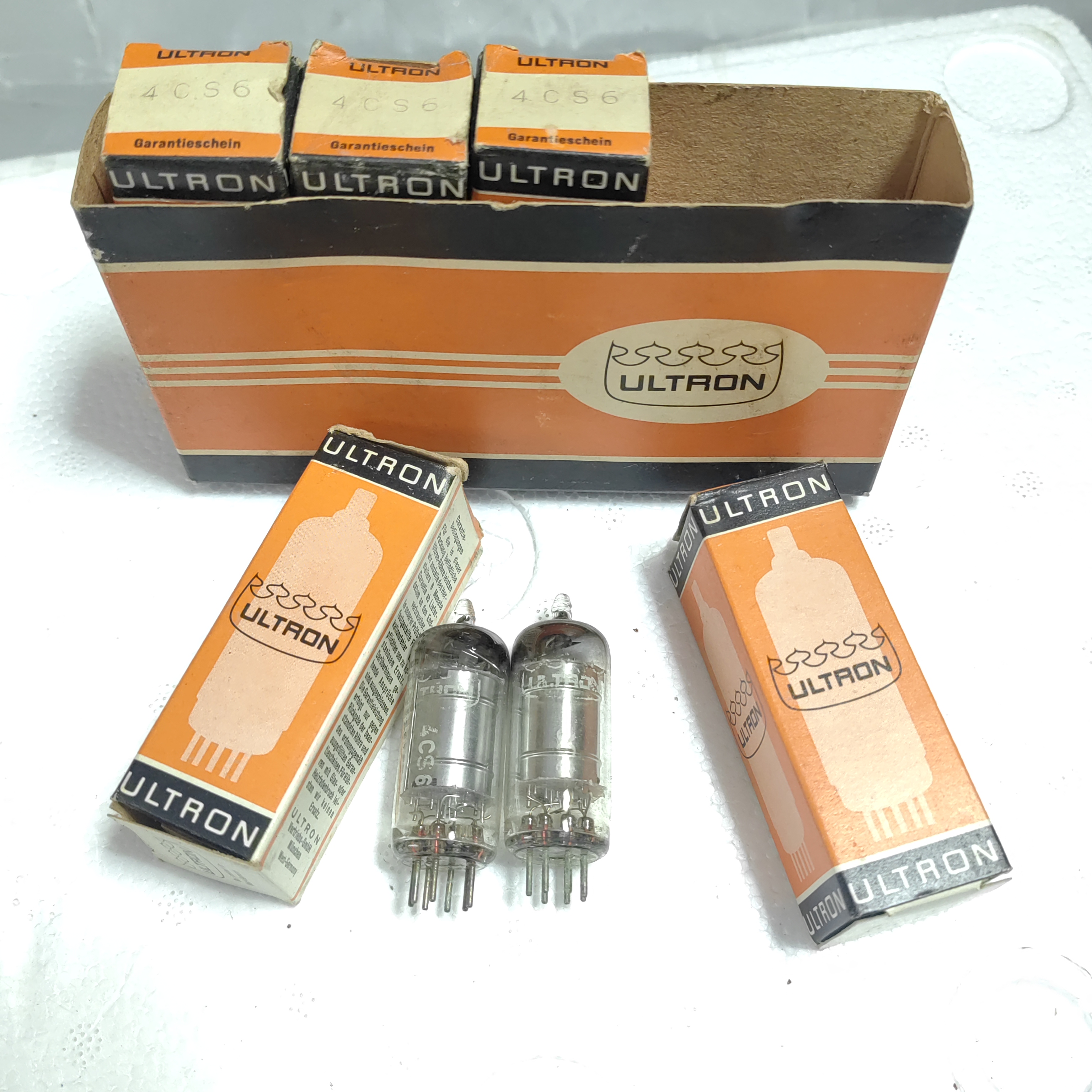 早期德国Ultron皇冠13FD7电子管 没用过的库存标价一个价格