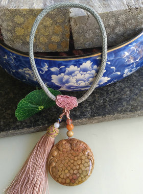 鸳鸯戏水天然印尼珊瑚玉圆牌吊坠