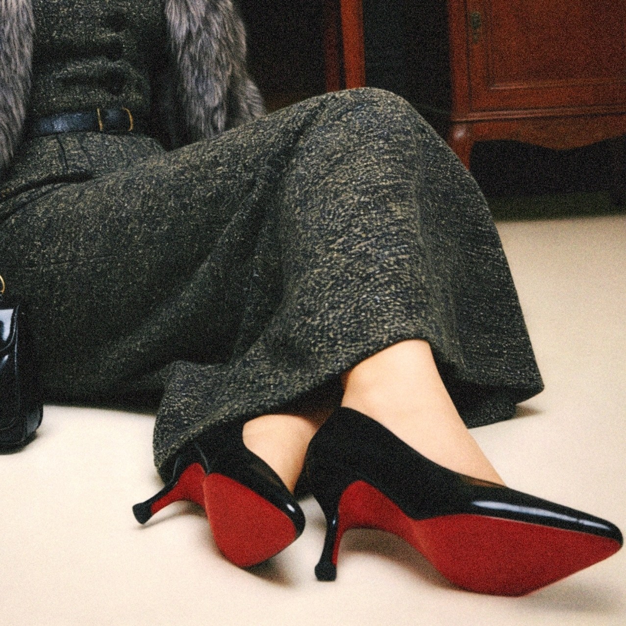 奈里法式优雅女人黑色性感女王诱惑CL红底鞋尖头细跟旗袍40高跟鞋