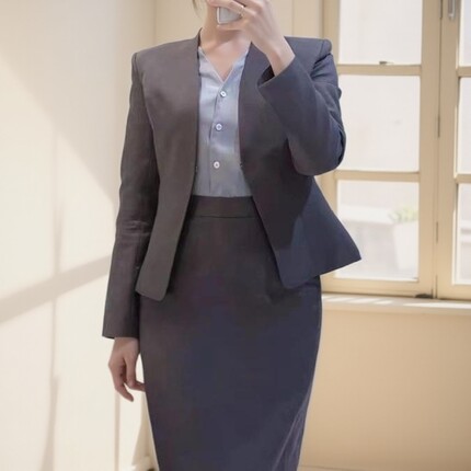 高级感新款深灰色V领韩版御姐风案场客服女神范职场出席防晒衫