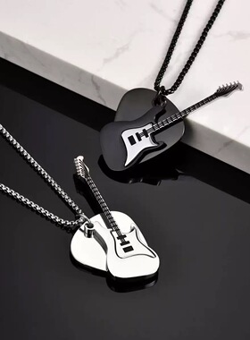 摇滚黑色拨片吉他项链男高级感痞帅小众设计个性蹦迪嘻哈钛钢配饰