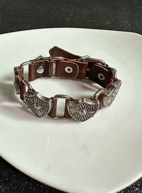 男士钛钢朋克盾牌十字架手链做旧