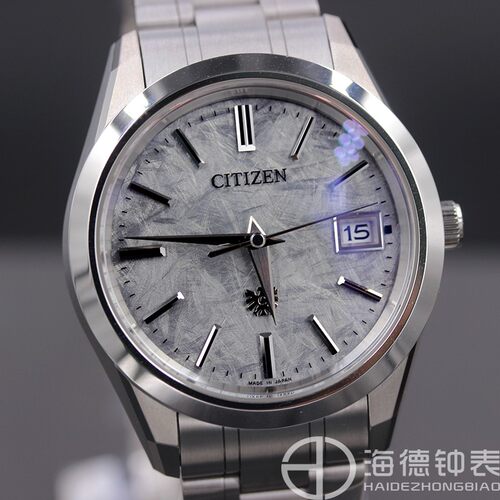 西铁城 鹰爵光动能鹰羽纹经典钛合金万年历男手表AQ4100-57A 57B