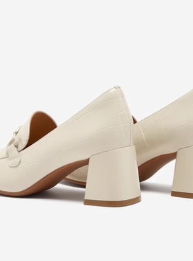 专柜正品百思图2025秋款女鞋羊皮白色乐福鞋通勤粗跟单鞋C1008CA5