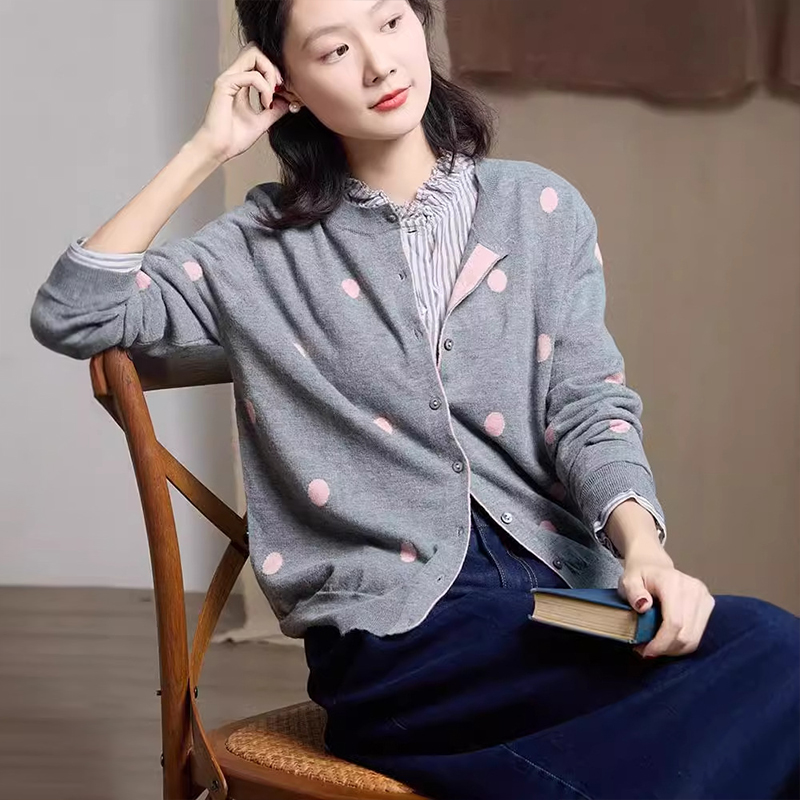 谷家 桑蚕丝羊绒柔软波点针织开衫 气质撞色圆领短款毛衣外套女秋