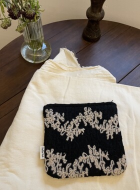 OneBlueNook丨 复古羊毛 提花 收纳包 化妆包