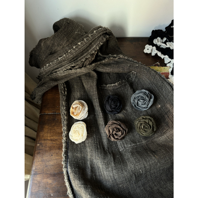 新中式侘寂风禅意布玫瑰花胸针