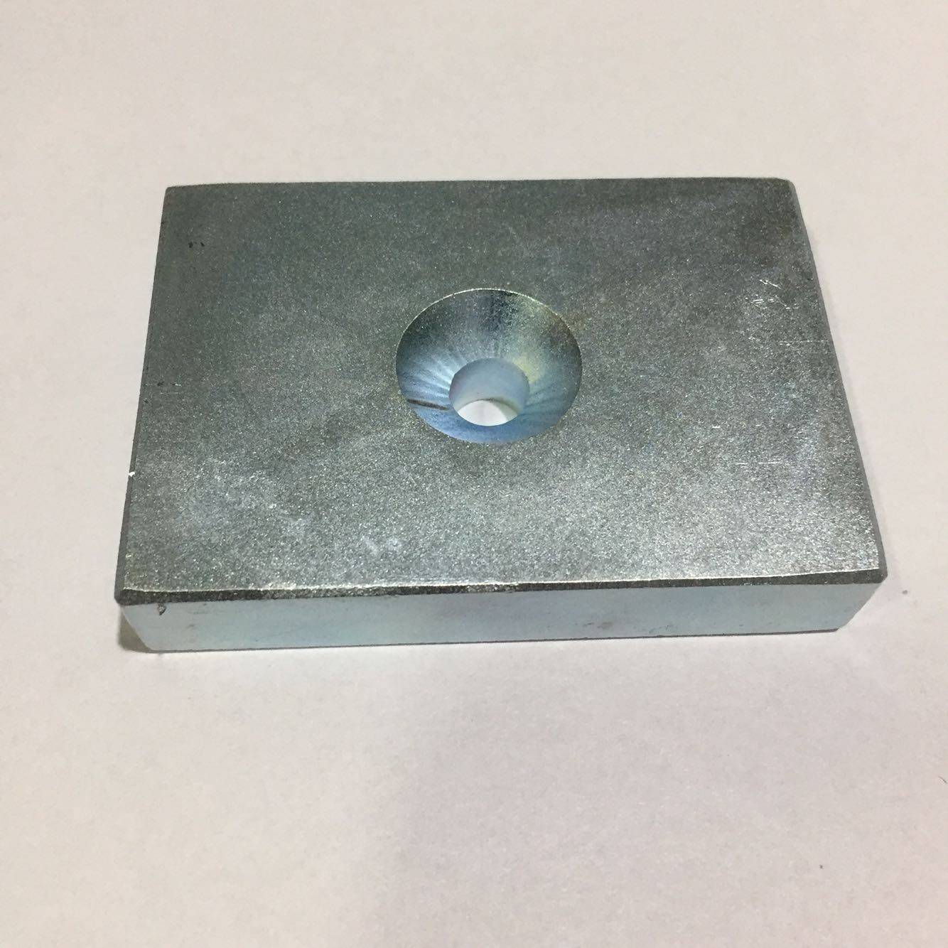 包邮大强磁强磁打捞高性能粉碎机超强力磁铁66*46*12孔方形打孔