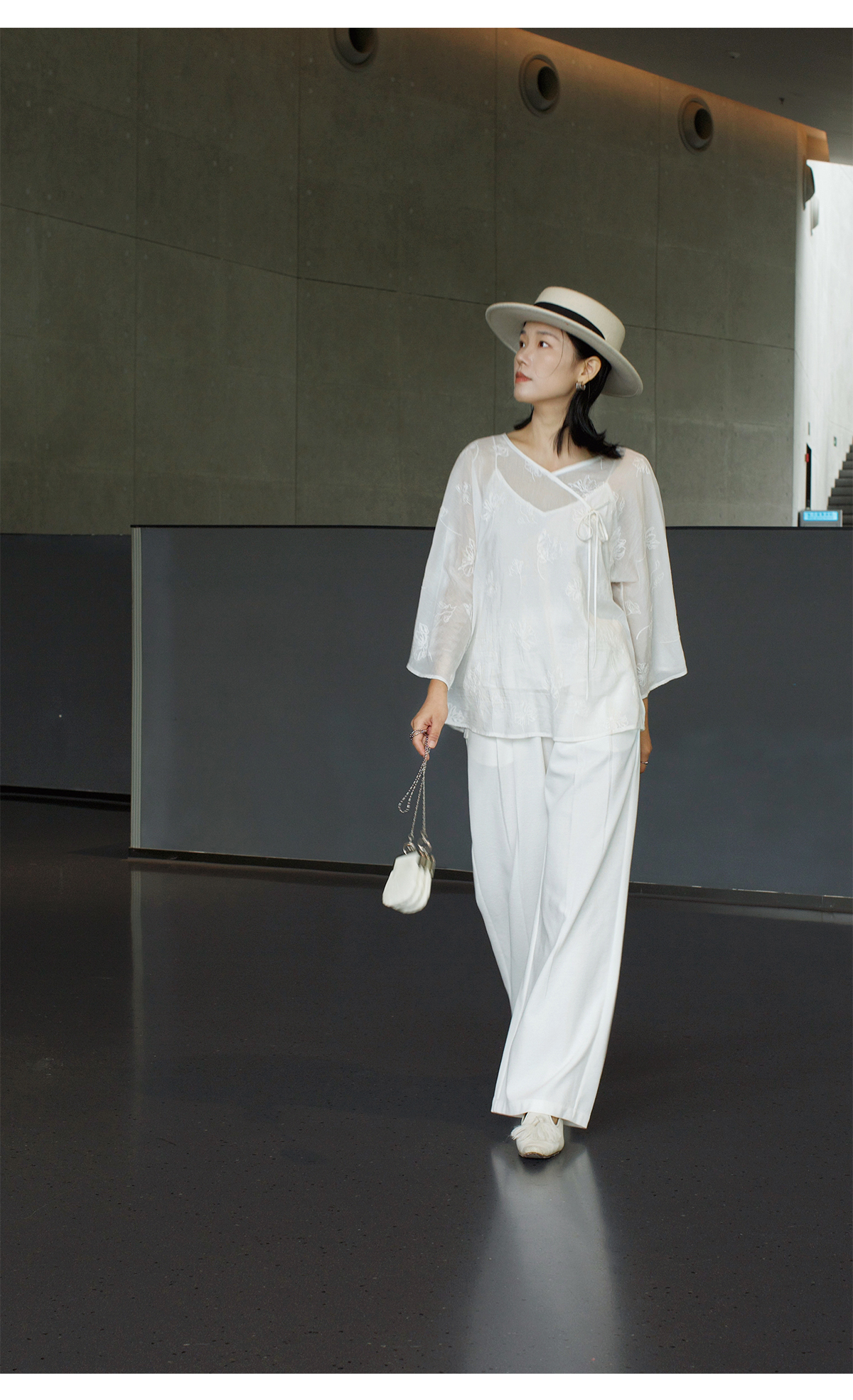 原隐宽松简约七分丝棉刺绣上衣