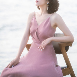 YuanYin夏复古气质很仙的法国小众连衣裙海边优雅性感V领吊带裙