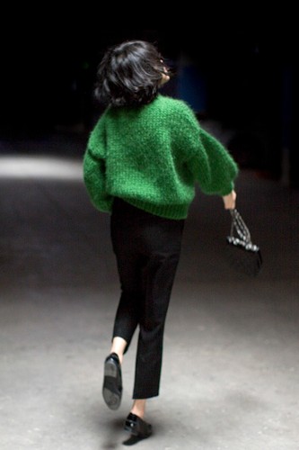 灯笼袖短款上衣马海毛毛毛衣