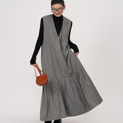 灰色磨毛复古无袖连衣裙