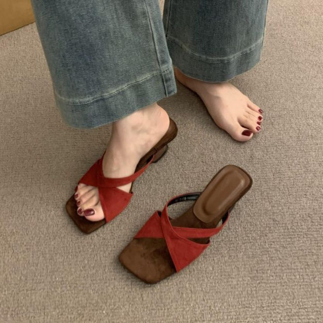 法式方头绒面交叉带粗跟凉拖鞋女夏季外穿小众设计感露趾高跟凉鞋