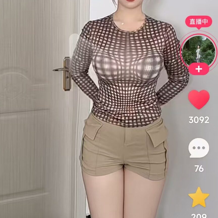 性感超显胸大吊带腰细的上衣