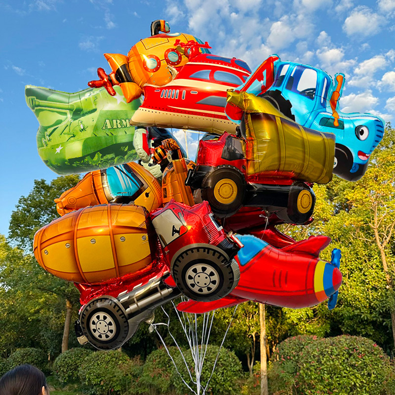 飘空汽车造型气球生日派对布置