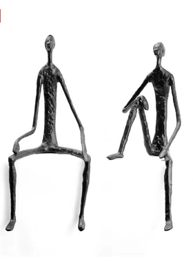 现代简约轻奢抽象铸铁人坐姿人物雕塑摆件家居软装饰品人像摆设