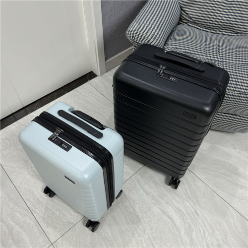 耐磨PC可扩展万向轮密码锁旅行箱