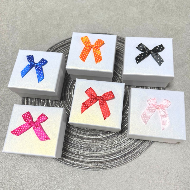 8*9白色波点蝴蝶结 礼物包装盒 手表盒 收纳盒 首饰盒 礼盒