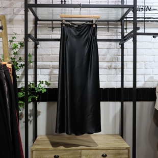 MRER莫乂义 春季新款轻奢缎面高级感显瘦半身裙R5A60985专柜正品