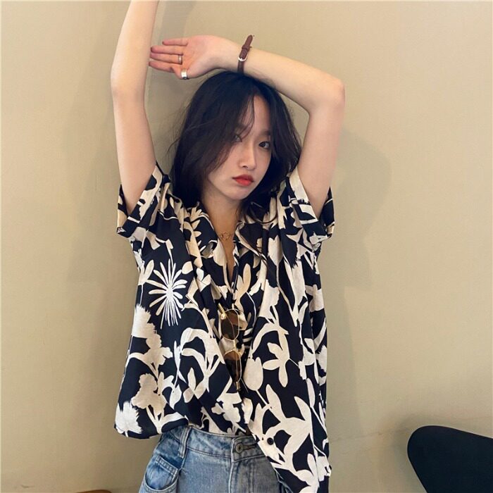 印花短袖衬衫女夏季复古港味chic潮学生宽松大码花衬衣 P35