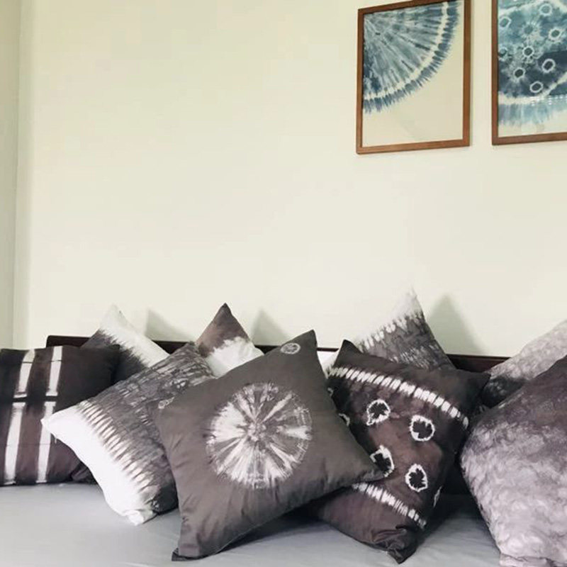 手工植物染色茶染抱枕靠垫套客厅沙发床头靠枕枕头靠背汽车腰垫在类目 居家布艺, 靠垫/抱枕中 - 来自Buy2taobao.com提供专业的淘宝代购服务