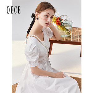 Oece夏装新款女可可甜云朵白法式方领连衣裙