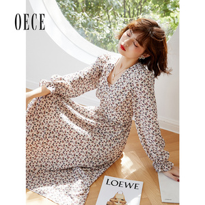 Oece气质碎花裙春秋新款女装复古中长裙子法式长袖连衣裙