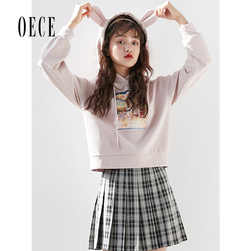 Oece春秋装新款女装 自命可爱学院甜美减龄印花连帽长袖卫衣