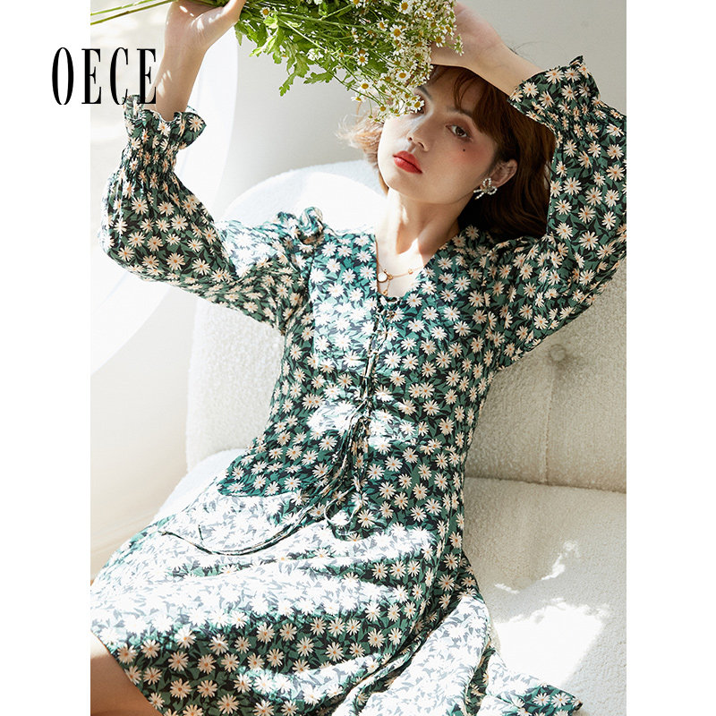 Oece秋冬新款女装复古小碎花裙气质裙子修身长袖连衣裙春