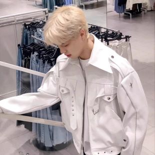 春秋白色潮牌款美式夹克高级感皮衣复古外套小众高街机车服男短款