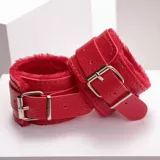 Ночь не возвращается к кожаному реквизиту, чтобы усугубить ручную плюшевую пытку, чтобы скопировать сценарий и убить рукавицы для ног.