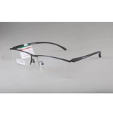 Очки миопии могут быть сопоставлены.