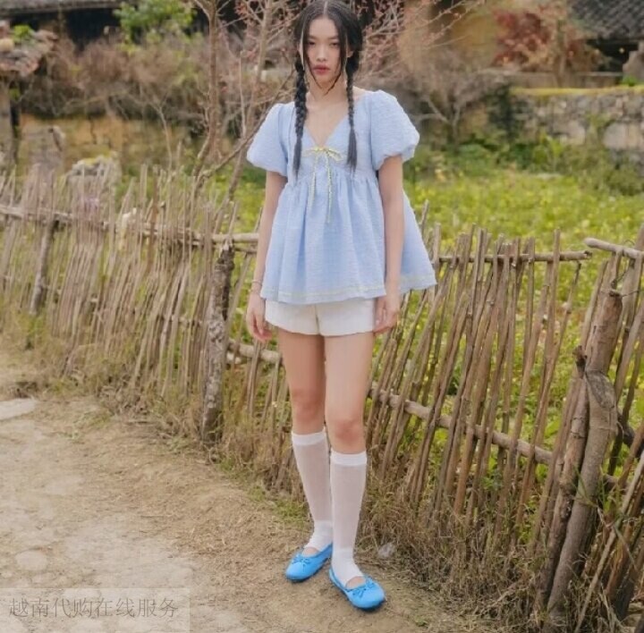 越十年越南小众OLV新款小清新纯欲风V领蝴蝶结泡泡短袖娃娃衫