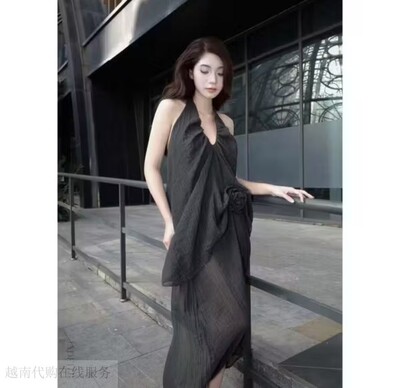 越十年越南小众jadeite新款优雅性感挂脖露背连衣长裙